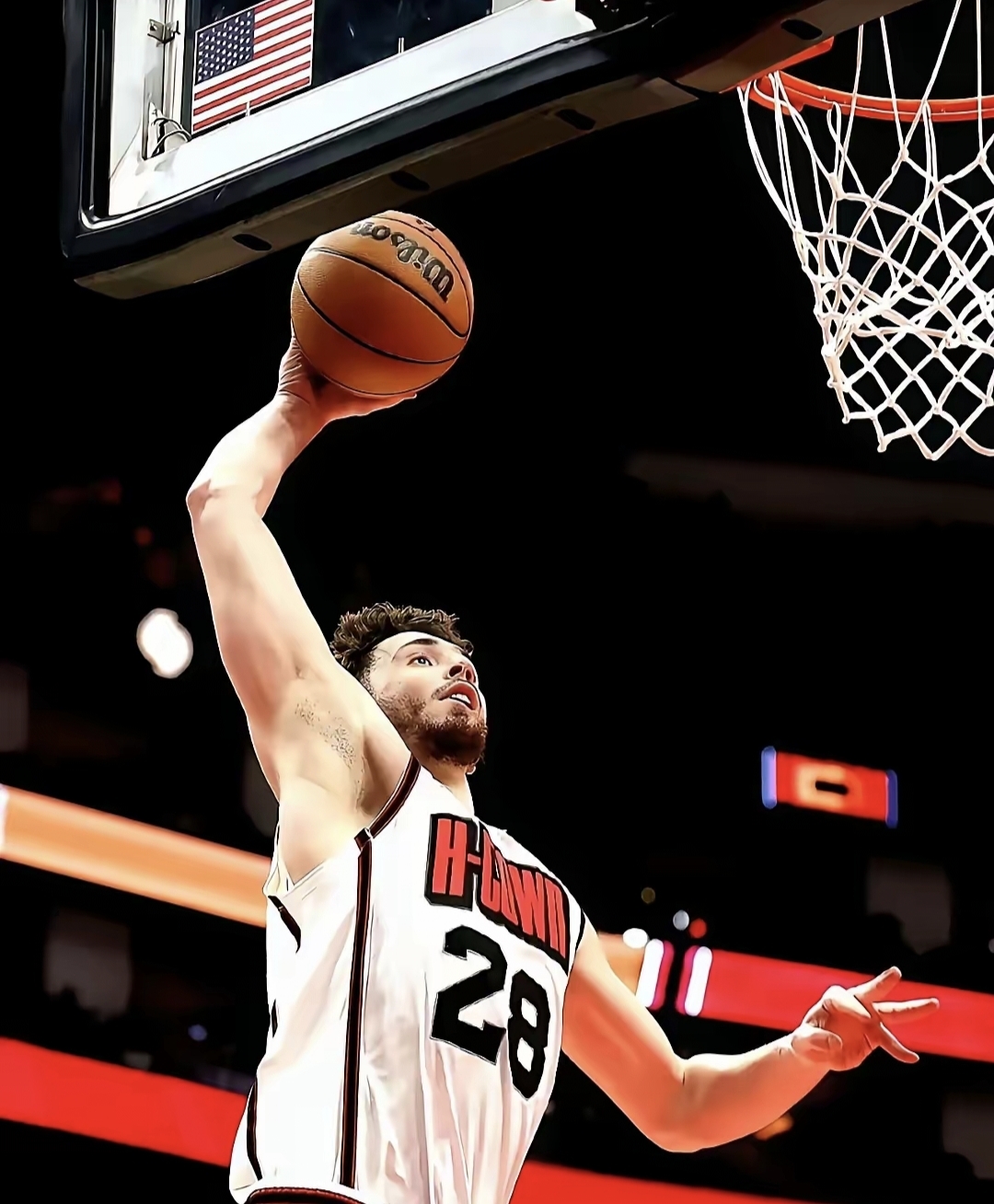 提前锁定季后赛资格，火箭队士气高昂(火箭目前仅两人仍在阵中)